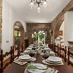 Loredana 12, Emma Villa Montaione