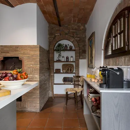 Villa Loredana 12, Emma *